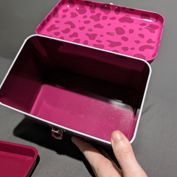 *Rare* Vintage Disney 102 Dalmatian Oddball make up tin - Picture 2 of 15